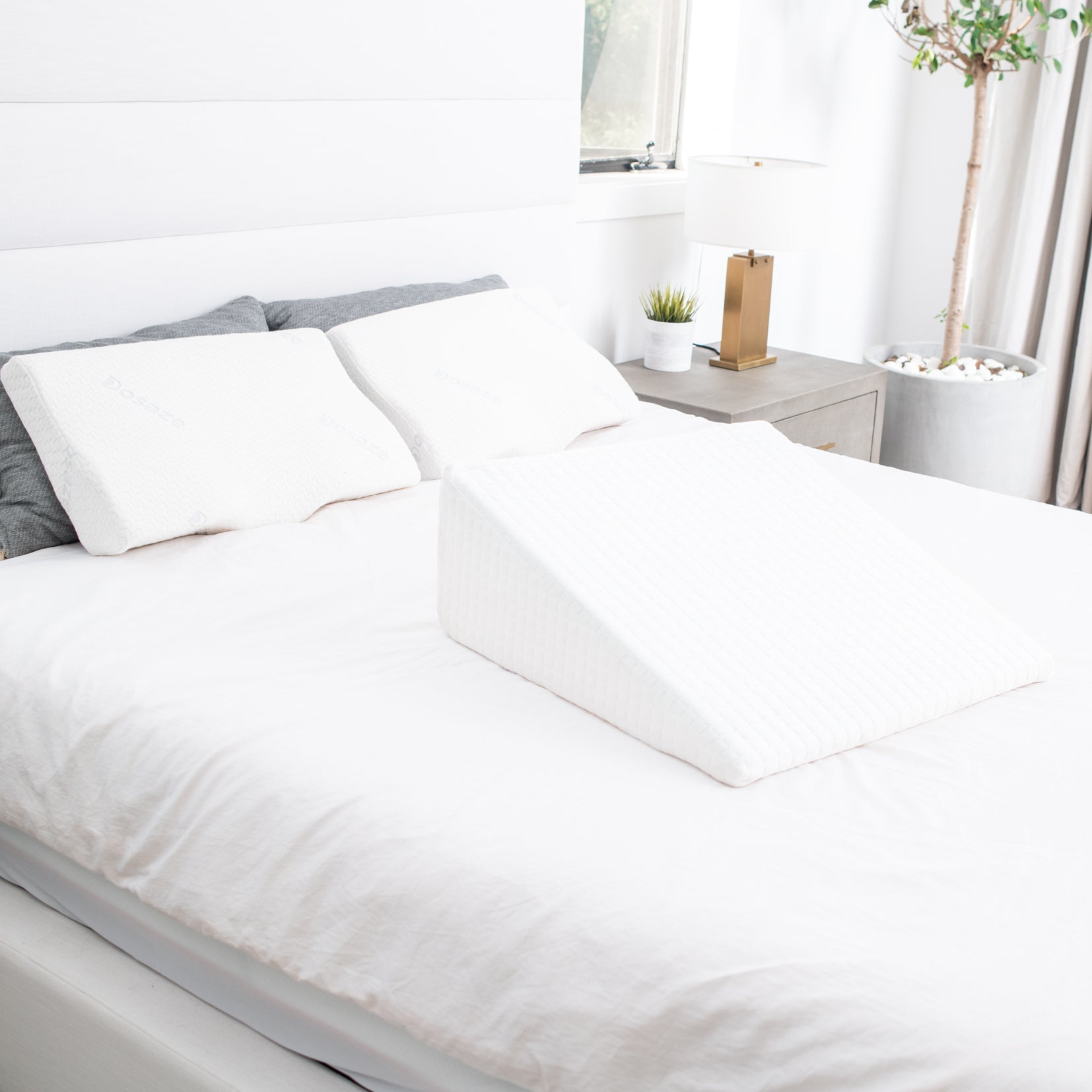 Mainstays Comfort Foam Wedge Pillow, White